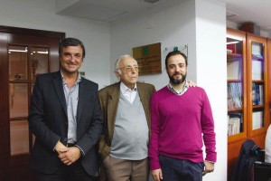 De izda. a dcha., los doctores Miguel Ángel López-Andrade, Manuel Segovia Velasco y Juan Antonio Vargas-Machuca González.