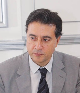 Dr. Bernardo Perea