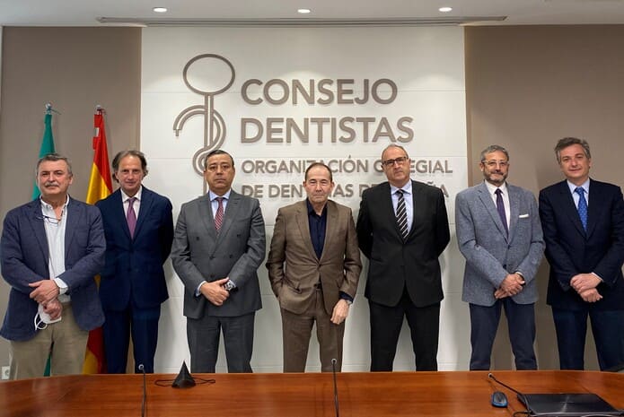 Representantes del Consejo de Dentistas, COEC y Colegio de Protésicos de Cataluña