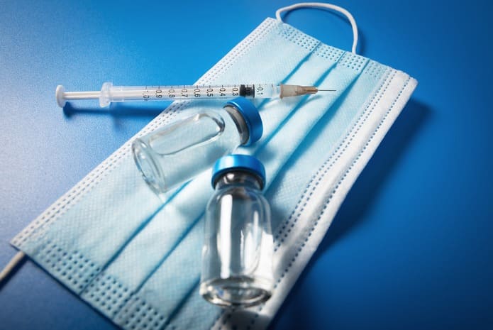 Sanidad aprueba la tercera dosis de la vacuna COVID para el personal sanitario y sociosanitario.