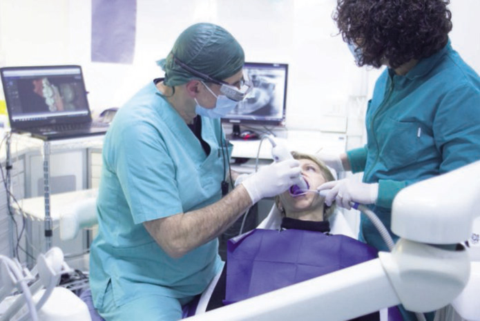 ¿Qué habilidades debe tener un dentista para convertirse en un profesional de éxito?