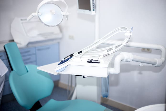 Tratamiento de una lesión Endo-Perio con gas ozono en un paciente con periodontitis agresiva