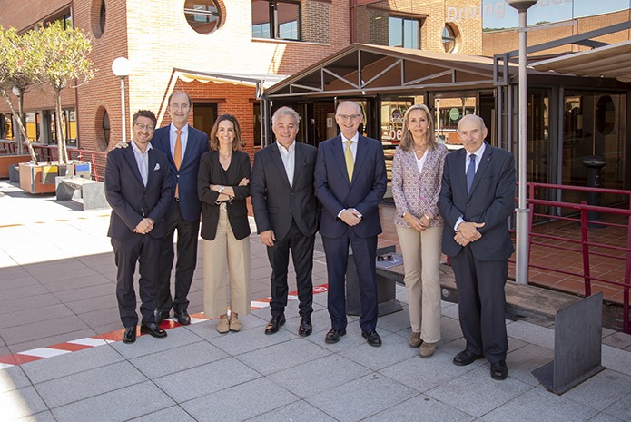 UIC Barcelona y Dentsply Sirona renuevan su colaboración para fomentar la investigación, formación y divulgación en el sector dental