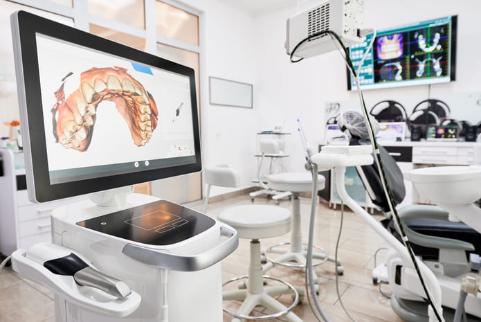 Comienza el proceso de digitalizar tu clínica dental con una ruta práctica y fácil de seguir.