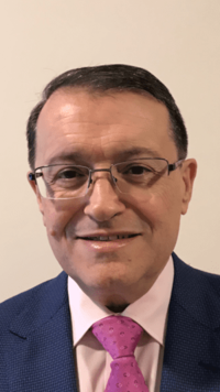 El Dr. Juan José Segura Egea, catedrático de Patología y Terapéutica Dental de la Universidad de Sevilla.