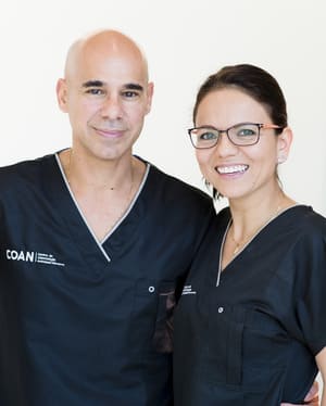 El Dr. Elio Praticó y la Dra. Rocío Paredes, directores del Centro de Odontología Avanzada Navarra (COAN) en Pamplona