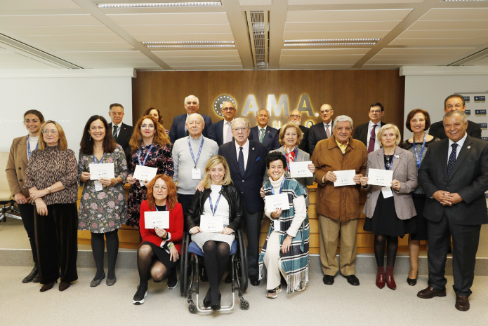 El Dr. Murillo entrega los IX Premios Mutualista Solidario de la Fundación A.M.A.