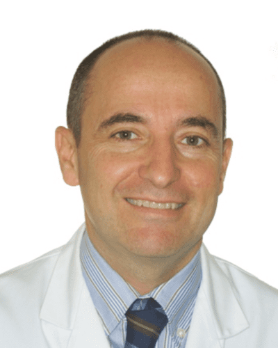 El Dr. Eduardo Espinar Escalona, médico 
estomatólogo y ortodoncista.